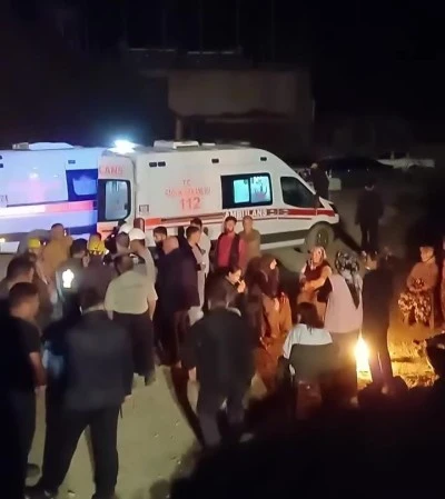 Mahsur Kalan İşçiler İçin Kurtarma Çalışmaları 22 Saat Devam Ediyor