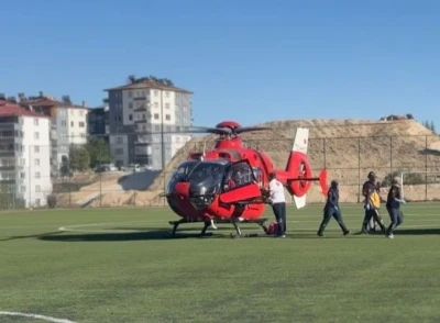 Ambulans helikopter yaşlı adam i&ccedil;in havalandı