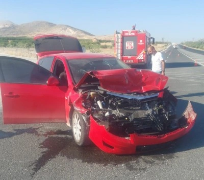 Malatya’da tır ile otomobil çarpıştı: 4 yaralı