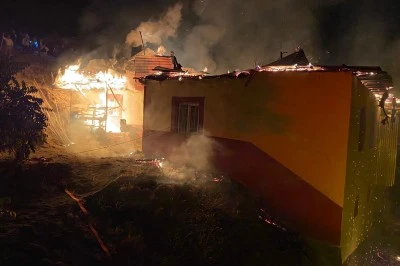 Malatya Hekimhan’da Gece Yarısı Yangını: 3 Ev Kül Oldu