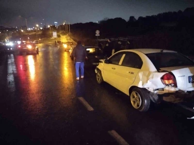 4 ara&ccedil;lı zincirleme kaza: 1 yaralı