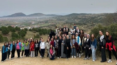 Manisa&rsquo;da 61 kadın &ouml;ğretmen 24 Kasım&rsquo;ı Gen&ccedil;lik Kampında kutladı