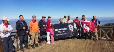 Manisa&rsquo;da &rsquo;Şehitlikten zirveye&rsquo; 1500 metrelik anma tırmanışı