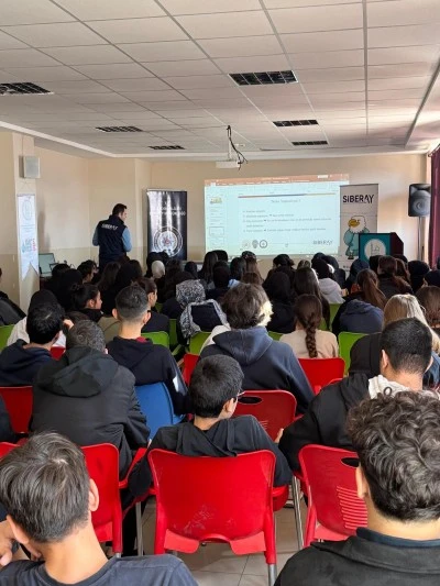 Mardin Artuklu'da Öğrencilere Siber Güvenlik Eğitimi Verildi