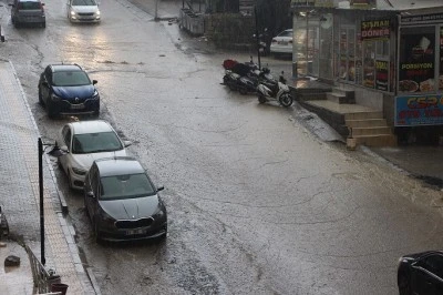 Mardin’de Sağanak Yağış Etkili Oldu