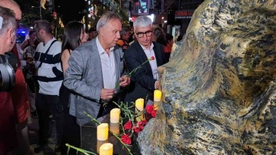 Deprem’de hayatını kaybedenler Avcılar’da anıldı