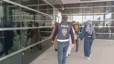 Masaj salonlarına fuhuş operasyonu: 5 g&ouml;zaltı
