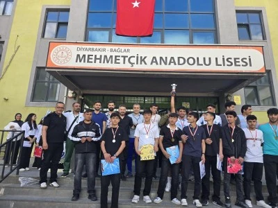 Mehmet&ccedil;ik Anadolu Lisesi&rsquo;nde 19 Mayıs Coşkusu