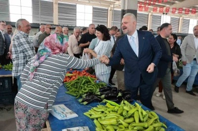 Menemen’de bir kapalı pazar yeri daha açıldı