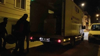 Merdivenlerden d&uuml;şt&uuml; hayatını kaybetti