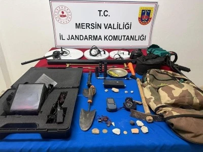 Mersin &Ccedil;amlıyayla&rsquo;da Ka&ccedil;ak Kazı Operasyonu: 3 Ş&uuml;pheli Su&ccedil;&uuml;st&uuml; Yakalandı