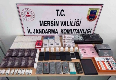 Mersin’de 15 gümrük kaçağı cep telefonu ele geçirildi