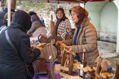 Kadın emeğini &Ccedil;amlıyayla&rsquo;da buluşturdu
