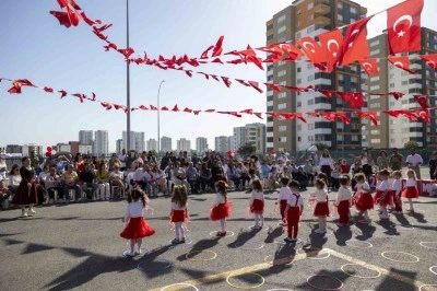 Miniklerden Cumhuriyet Bayramı coşkusu