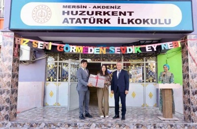 Mersin&rsquo;de &rsquo;Veliler Arası Kitap Okuma Yarışması&rsquo;nın &ouml;d&uuml;lleri sahiplerini buldu