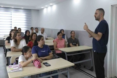 Mersin&rsquo;de veliler eğitim s&uuml;recine dair bilgilendirildi