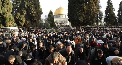 Mescid-i Aksa’da 120 bin Müslüman bayram namazını kıldı