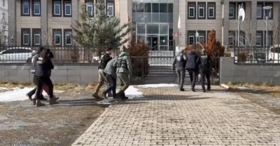 Bitlis'te 91 Paket Uyuşturucu Madde Yutan 3 Kişi Tutuklandı