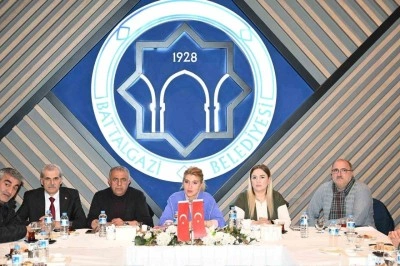 Milletvekili &Ouml;lmeztoprak: "Malatya&rsquo;mız i&ccedil;in &ccedil;&ouml;z&uuml;m ve takip i&ccedil;erisindeyiz"