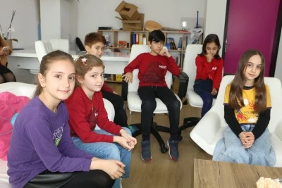 Miniklerden B&uuml;y&uuml;k Ders: Okulda Demokrasi Sandıkta &Ouml;ğrenildi