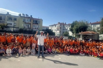 Miniklere kahkaha ve k&uuml;lt&uuml;r ş&ouml;leni