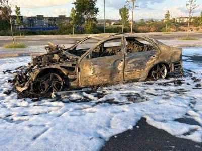 Aracı gümrükten geçiremeyince ateşe verdi