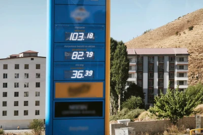 Motorin 100 lirayı aştı: Diyarbakır&rsquo;da litre fiyatı 103,20 TL&rsquo;ye y&uuml;kseldi