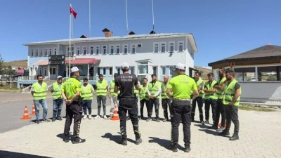 Motosiklet sürücülerine eğitim