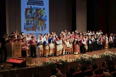 MTK Koleji &ouml;ğrencilerinden &lsquo;Anadolu&rsquo;nun Renkli Adımları&rsquo; g&ouml;sterisi
