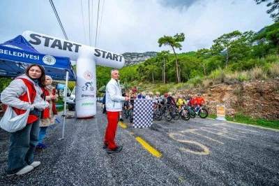 Muğla’da 100 sporcu zorlu parkurda ter döktü