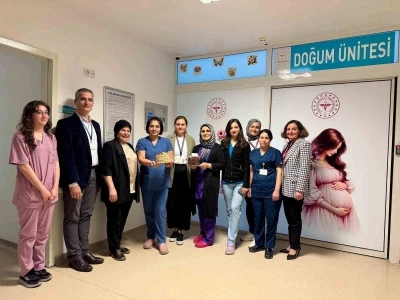 Eğitim ve Araştırma Hastanesi&rsquo;nde ebeler unutulmadı