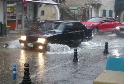 Muğla Menteşe’de Sağanak ve Dolu Yağışı Hayatı Olumsuz Etkiledi