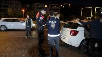 Polisten gece operasyonu gibi denetim