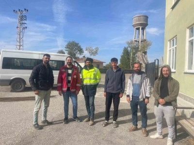 Muradiye&rsquo;de buzağı &ouml;l&uuml;mlerini azaltmaya y&ouml;nelik eğitim seferberliği