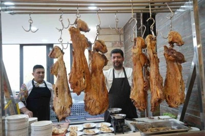 Muş&rsquo;ta 15 yıllık ustalıkla b&uuml;ryan geleneği yaşatılıyor