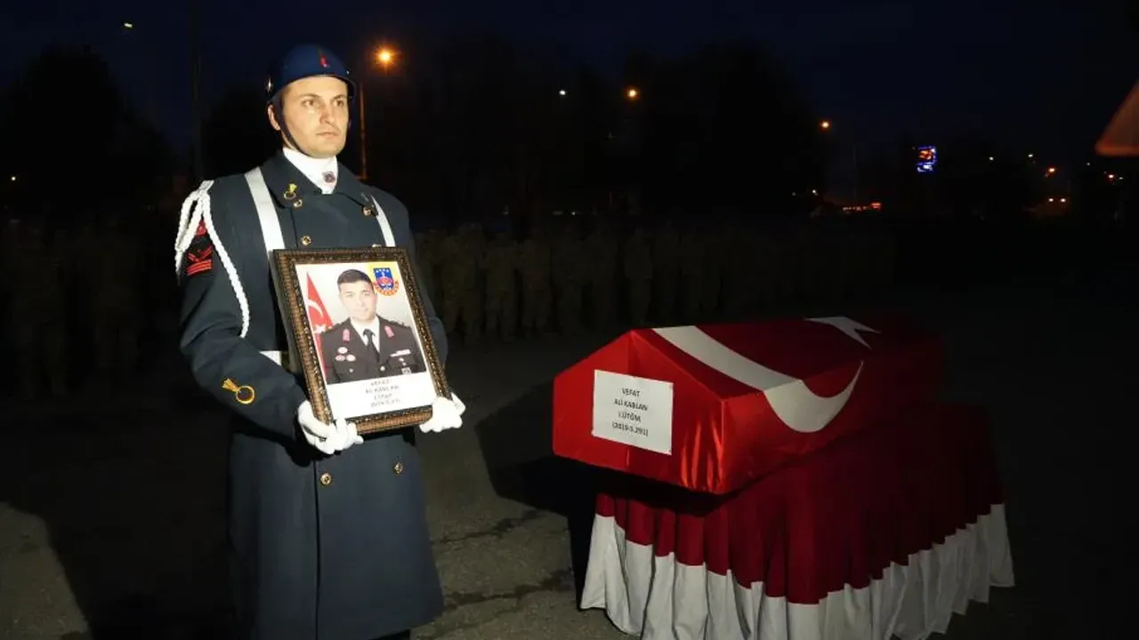 Muş'ta acı olay! Üsteğmen Ali Kablan silahını temizlerken hayatını kaybetti