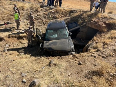 Muş’ta Kontrolden Çıkan Otomobil Takla Atıp Şarampole Uçtu: 3 Yaralı
