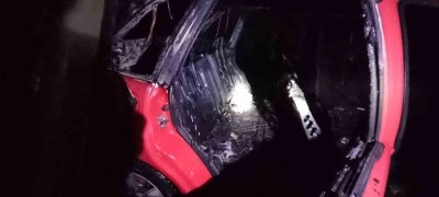 Seyir halindeki otomobil alev alev yandı