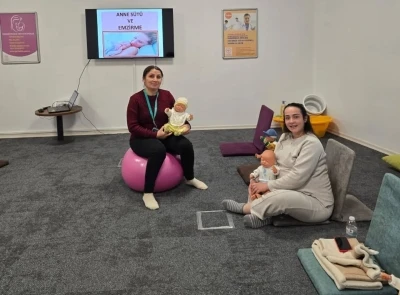 Gebe okulunda eğitimler s&uuml;r&uuml;yor