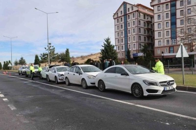 Nevşehir&rsquo;de 4 otomobil birbirine girdi: 2 yaralı
