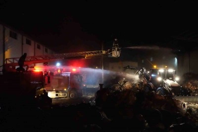 Niğde’de plastik geri dönüşüm tesisinde yangın