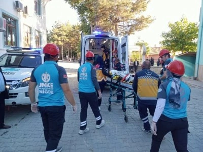 Niğde İl Sağlık M&uuml;d&uuml;rl&uuml;ğ&uuml;&rsquo;nde ger&ccedil;eğini aratmayan yangın tatbikatı