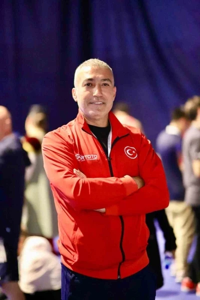 Niğdeli antren&ouml;re milli g&ouml;rev: Abdurrahman &Ouml;zben Gen&ccedil; Kadınlar Milli Takımı Baş Antren&ouml;r&uuml; oldu
