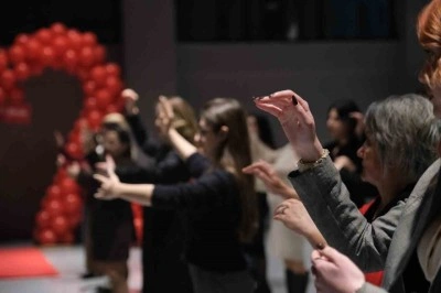 Nilüferli çiftlerden Sevgililer Günü tangosu