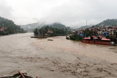 O ülkede felaket: 10 ölü 34 kayıp