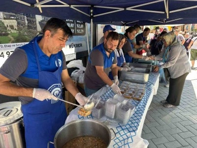 Çarşamba Pazarı’nda aşure ikramı