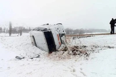 &Ouml;ğrenci Servisi Devrildi: 9&rsquo;u &Ouml;ğrenci 10 Yaralı