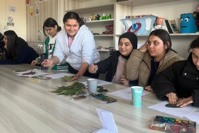 &Ouml;ğrenciler &rsquo;At&ouml;lyede 1 g&uuml;n&rsquo; projesi ile meslekleri yerinde tanıdı