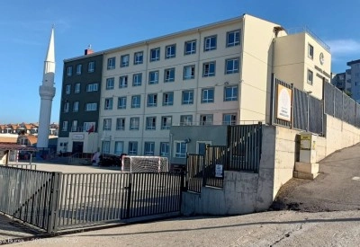 &Ouml;ğrenciler, dersten &ccedil;ok nasıl gelip gideceğini d&uuml;ş&uuml;n&uuml;yor