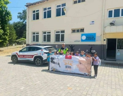 Öğrencilere Jandarma Ekipleri Tarafından Trafik Kuralları Anlatıldı